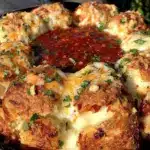crispy cheesy pull-apart garlic bread skillet - featured image